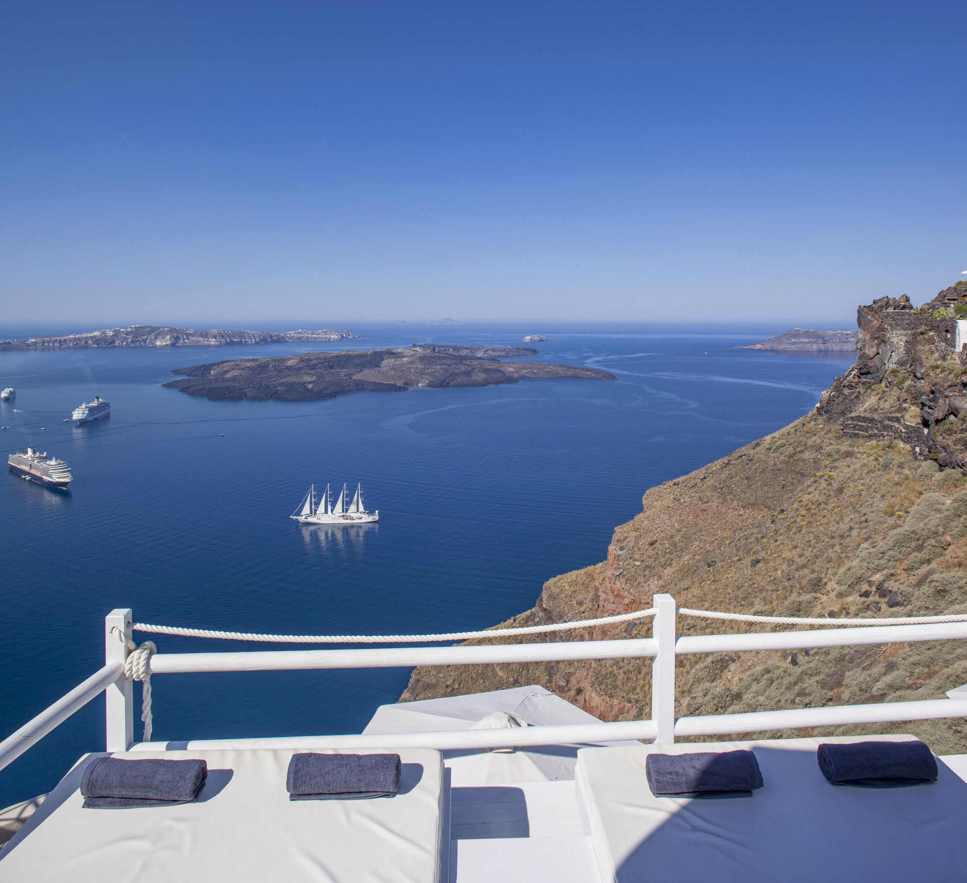 On The Rocks - Small Luxury Hotels Of The World (Adults Only) Imerovigli  Værelse billede